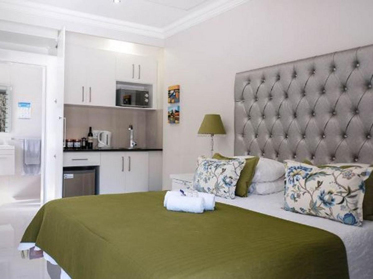 Hilltop Guesthouse Bellville Exterior foto