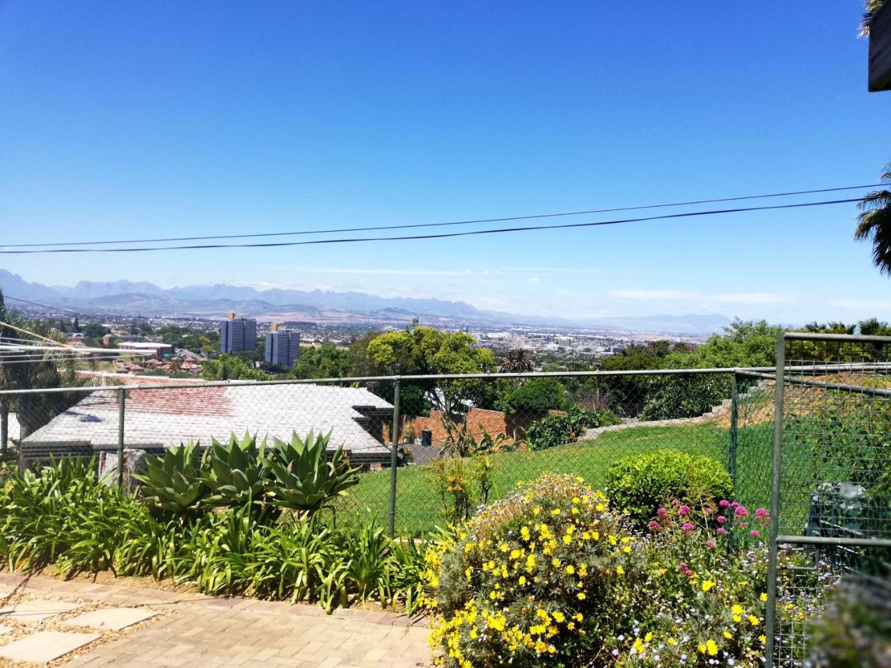 Hilltop Guesthouse Bellville Exterior foto